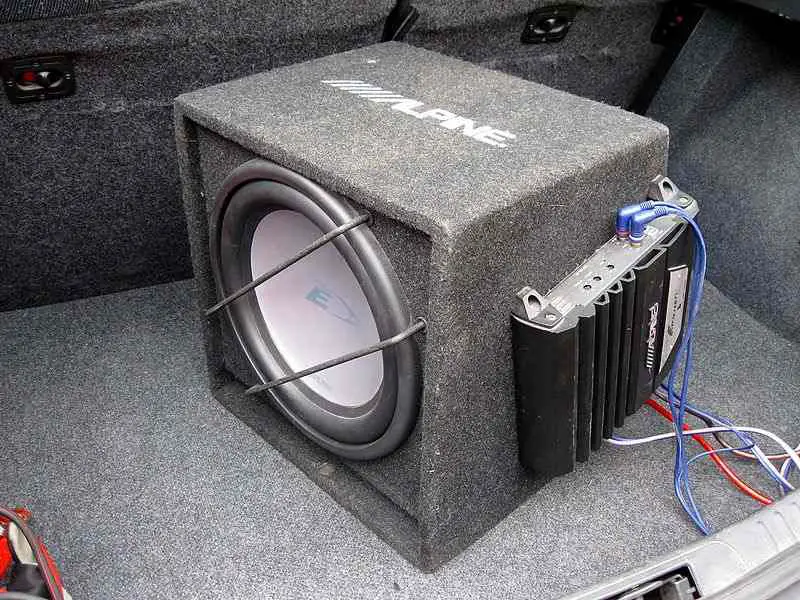 How to Fix a Car Subwoofer With No Sound